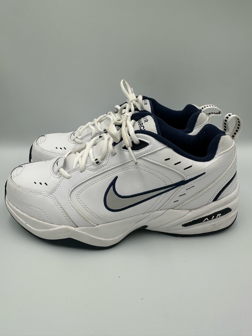 Mens Size 10.5 Nike Air Monarch IV 4E White Metallic Silver Sneakers 416355 102